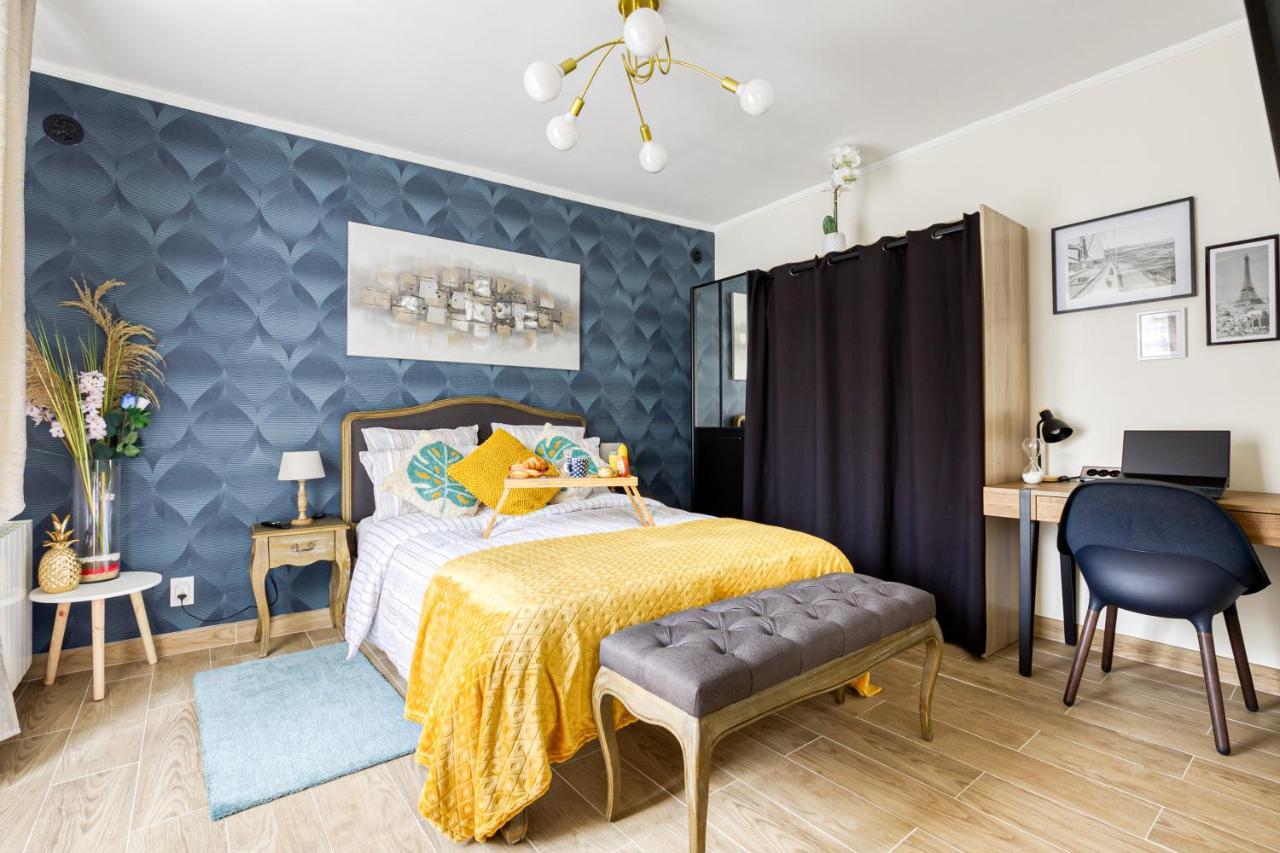 Ferienwohnung Rer C A 4 Minutes A Pieds Chateau De Versailles 15 Minutes A Pied Exterior foto