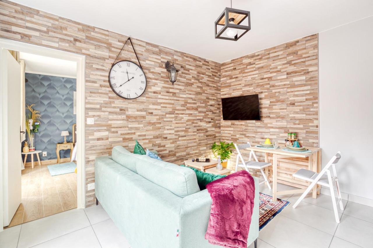Ferienwohnung Rer C A 4 Minutes A Pieds Chateau De Versailles 15 Minutes A Pied Exterior foto
