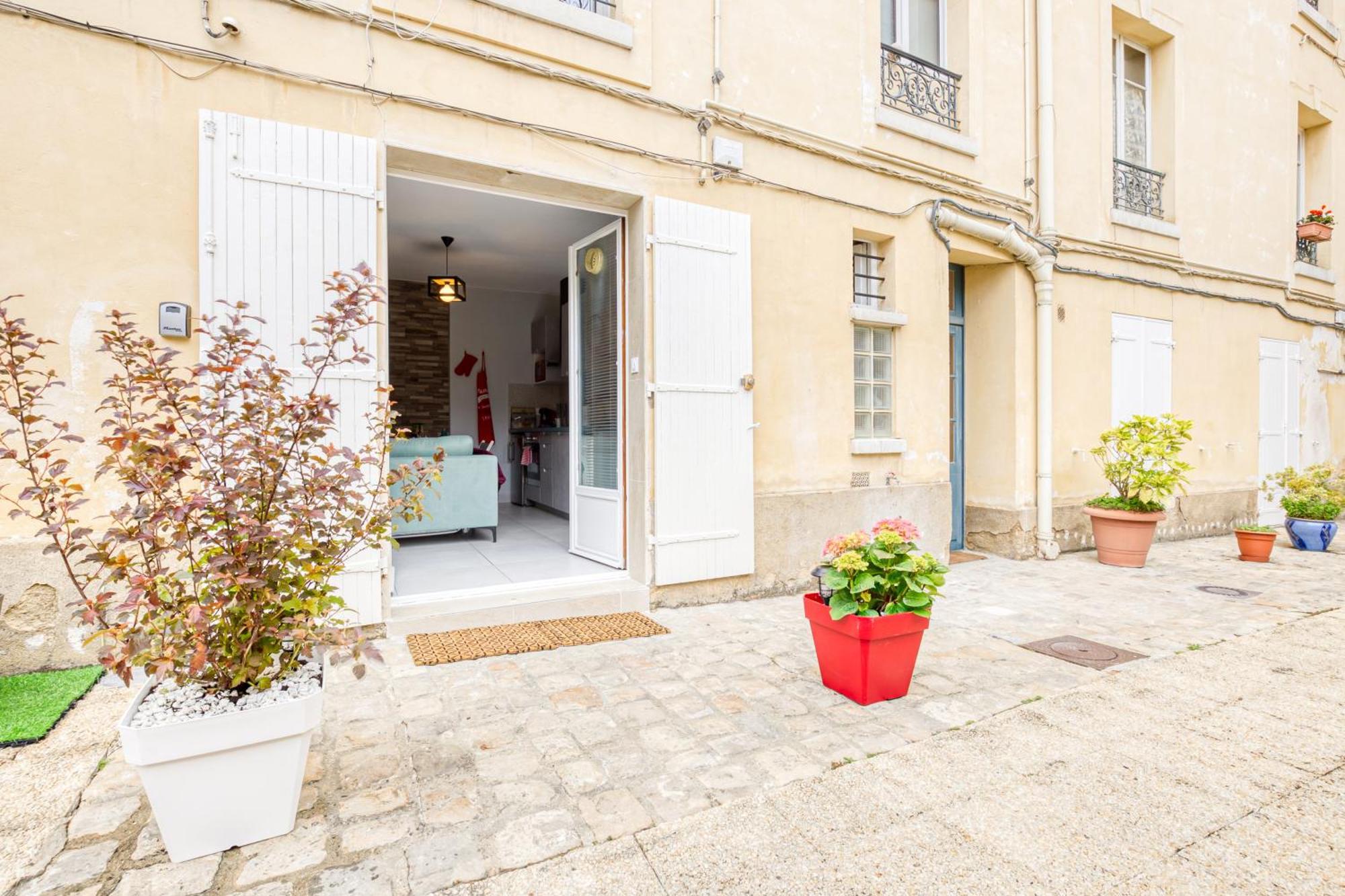 Ferienwohnung Rer C A 4 Minutes A Pieds Chateau De Versailles 15 Minutes A Pied Exterior foto