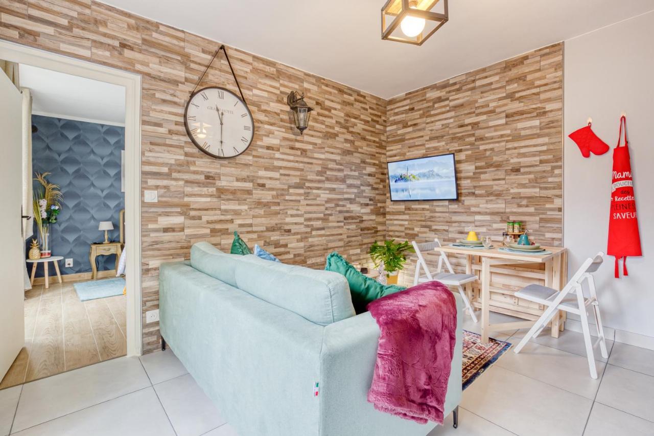 Ferienwohnung Rer C A 4 Minutes A Pieds Chateau De Versailles 15 Minutes A Pied Exterior foto